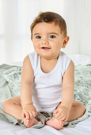 Juniors Textured Sleeveless Bodysuit with Button Closure