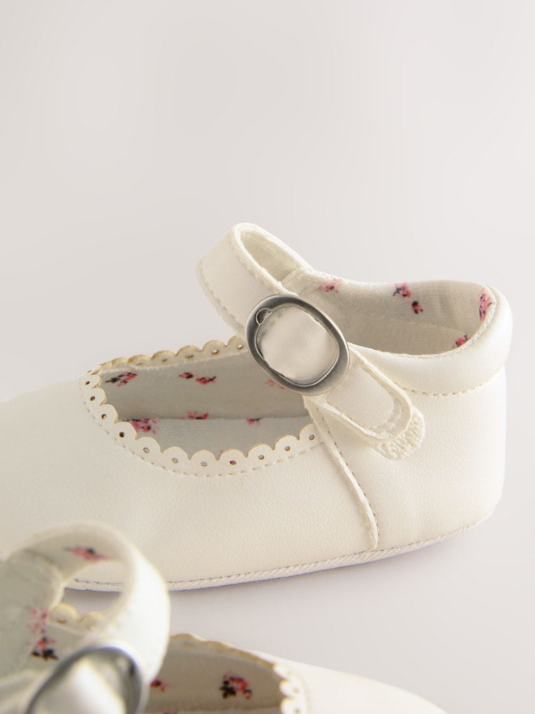 White Mary Jane Baby Shoes (0-24mths) - Size Up To 3 Months (50 - 62cm)