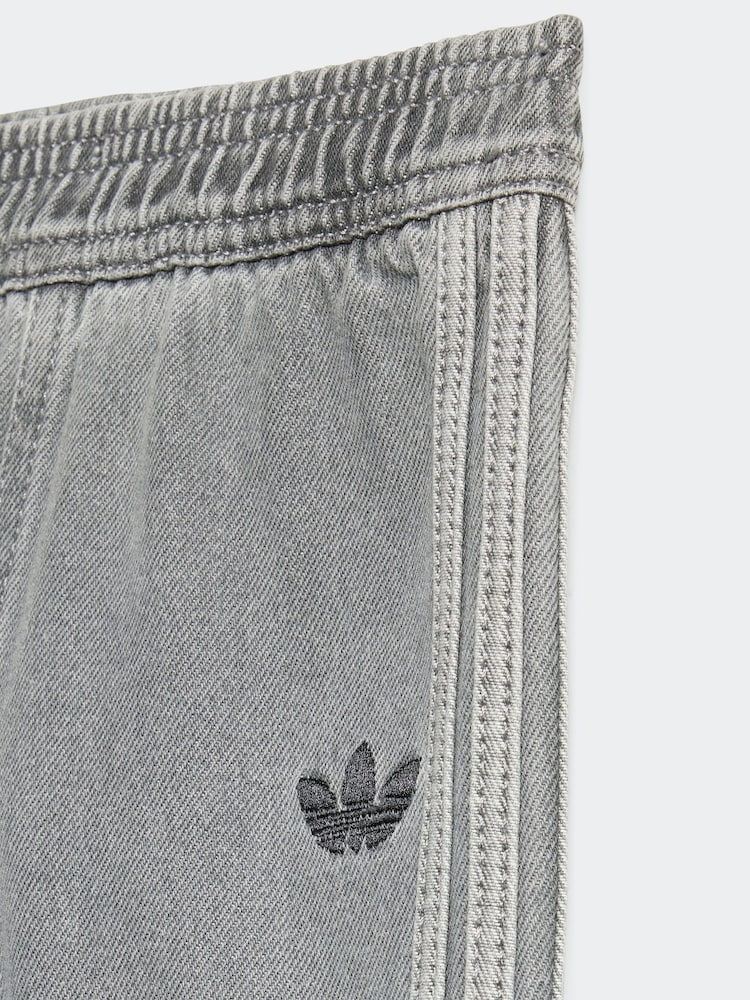 adidas Originals White Long Sleeve Infant Kids T-Shirt and Denim Leggings Set