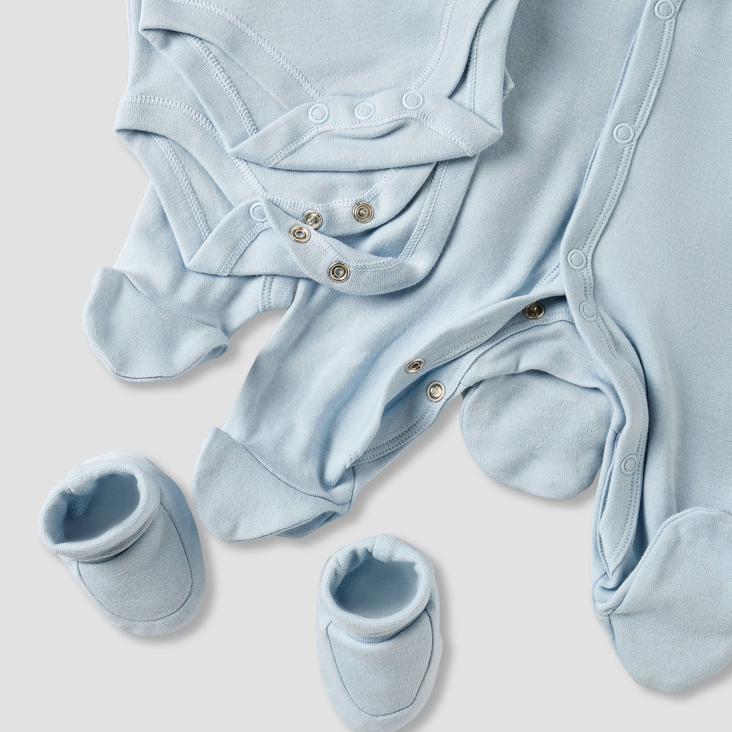 Set of 8 Juniors Clothing Gift Set with Snap Button Closure