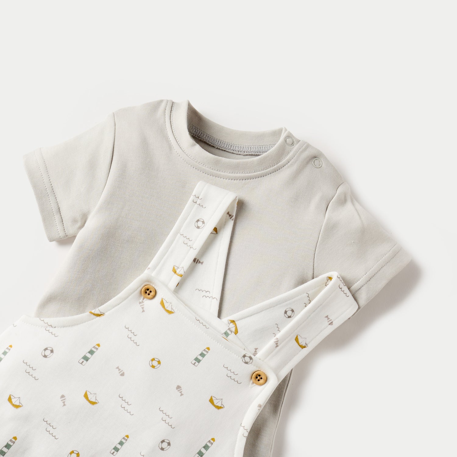 Juniors Solid Short Sleeves T-shirt and Printed Dungaree Set