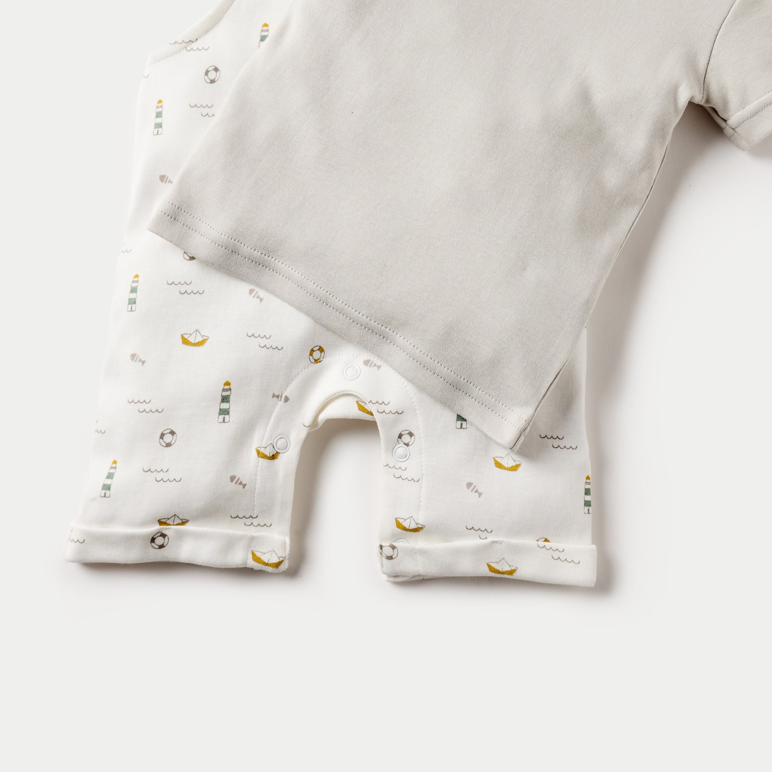 Juniors Solid Short Sleeves T-shirt and Printed Dungaree Set