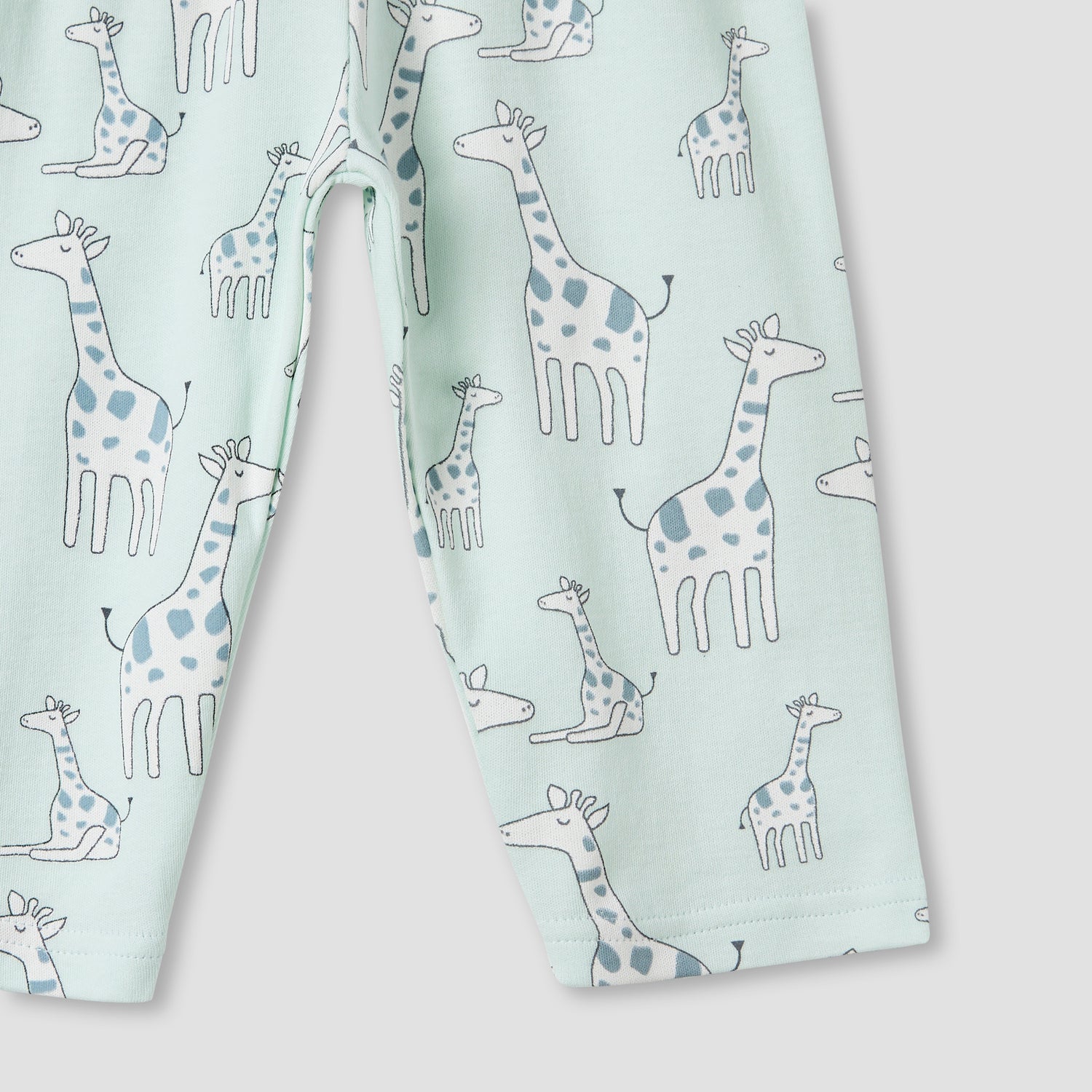 Juniors Giraffe Print T-shirt and Pyjama Set