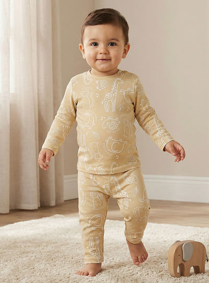 Juniors Lion Print Long Sleeve T-shirt and Pyjama Set-baby-boys-clothing-nightwear-pyjamasets-image-1