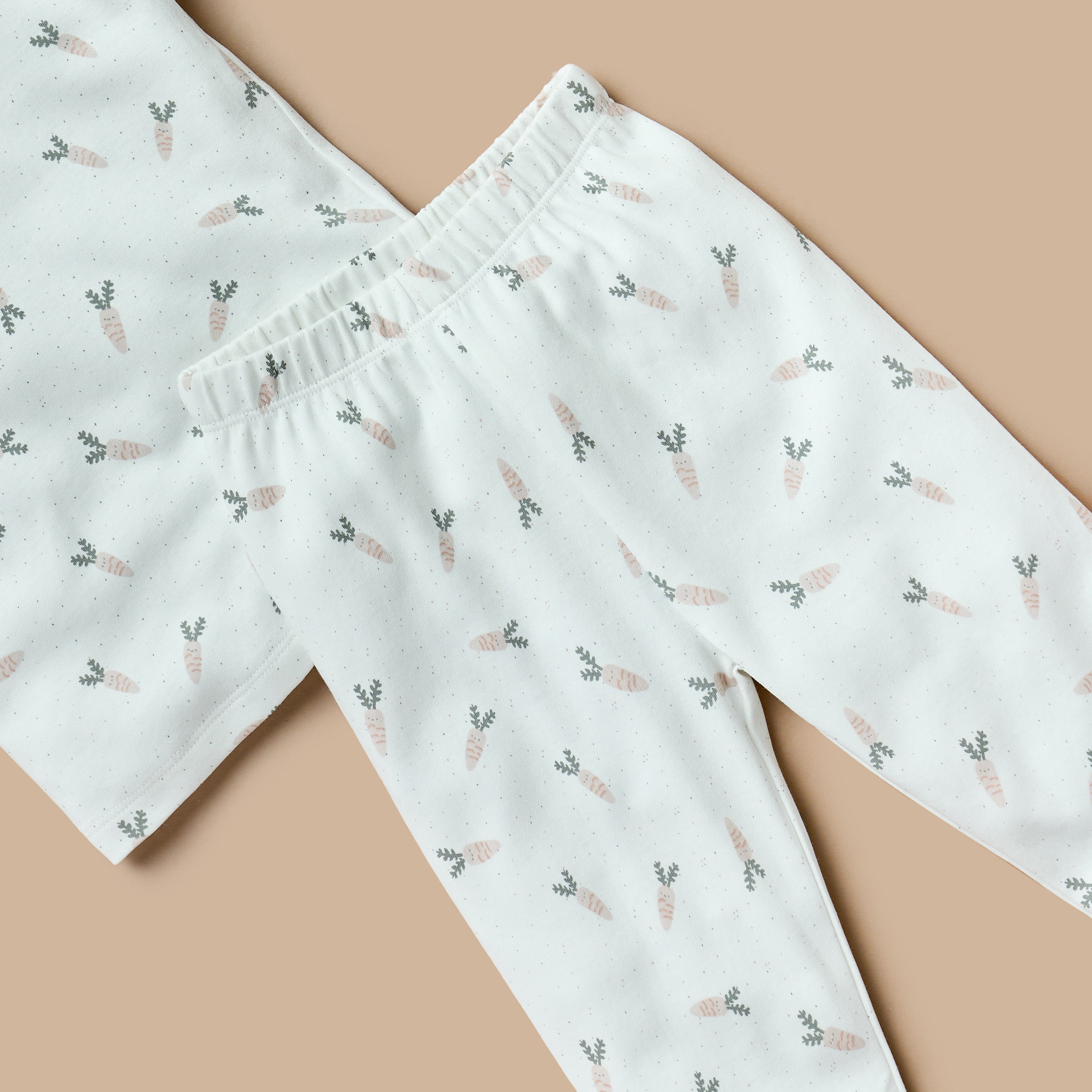 Juniors All-Over Carrot Print Long Sleeves T-shirt and Elasticated Pyjama Set