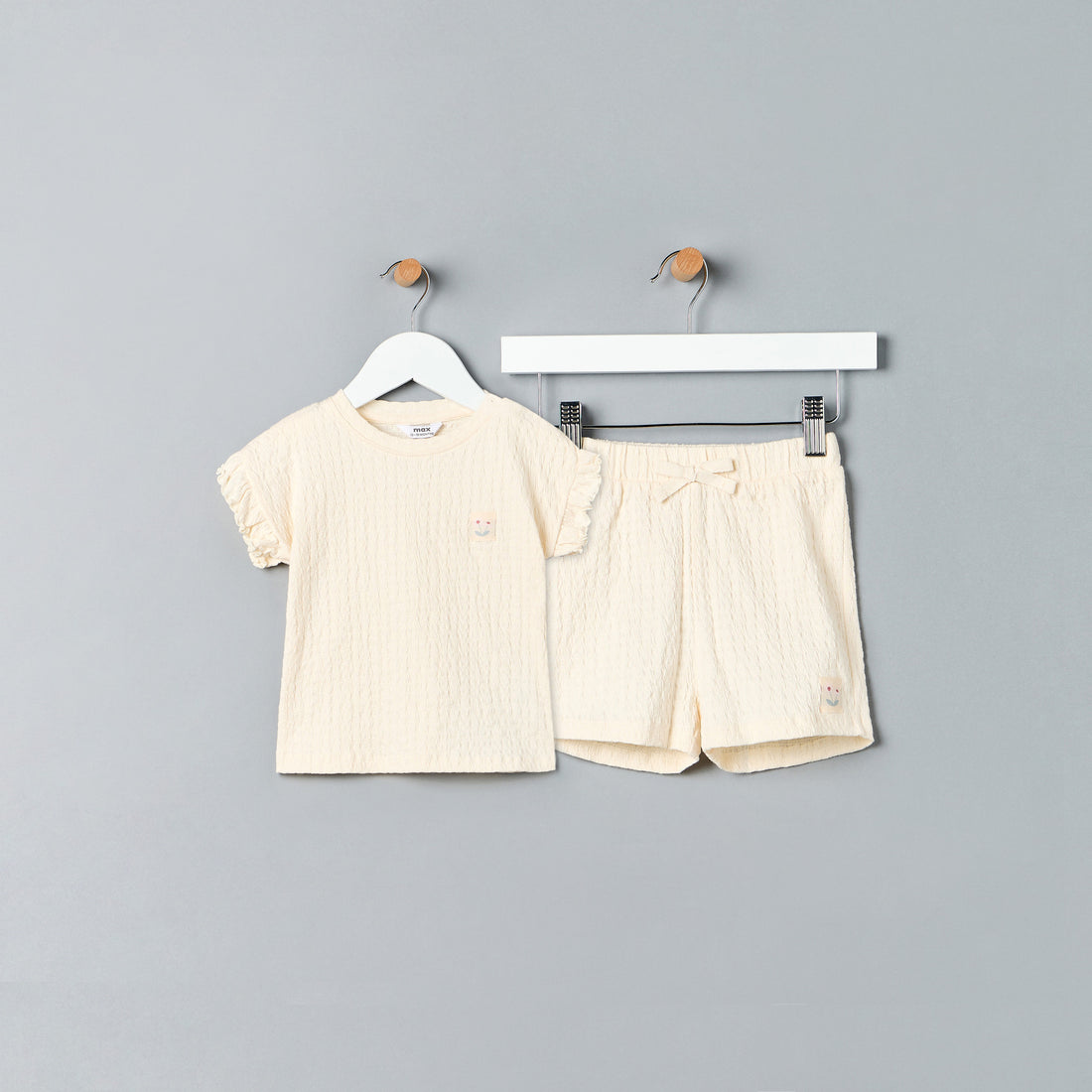 Textured T-shirt and Shorts Set - Cream / 12-18 mths