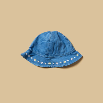 Applique Detail T-shirt with Shorts and Cap Set