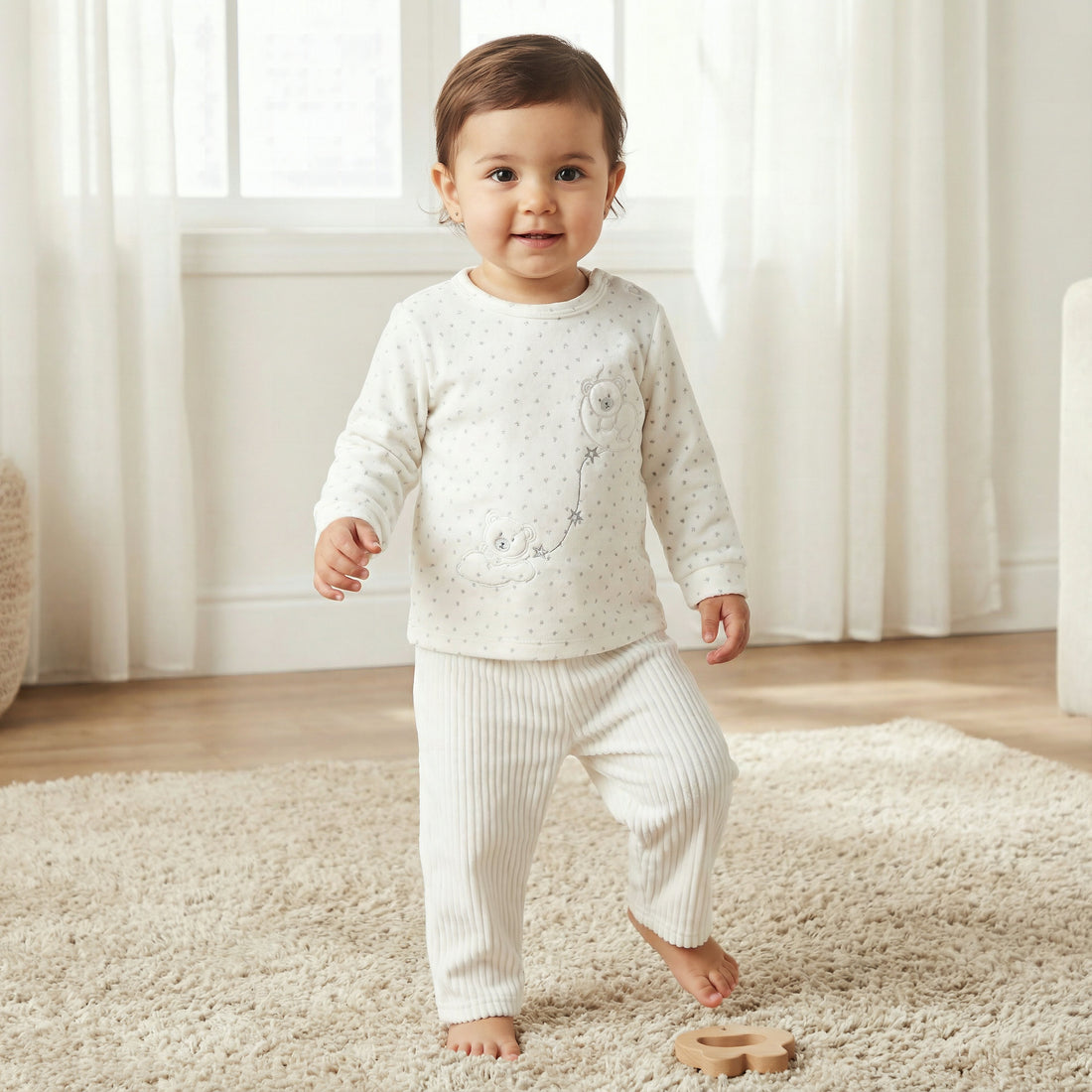 Giggles Long Sleeves Pyjama Set with Bear Applique - White / 9-12 mths