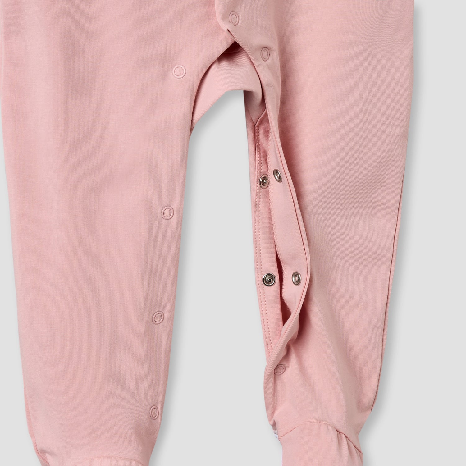 Juniors Cotton Crew Neck Long Sleeves Sleepsuit with Snap Button Closure