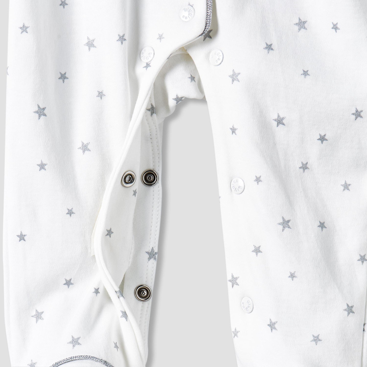 Giggles Cotton Collared Neck Long Sleeve Sleepsuit with Snap Button Closure