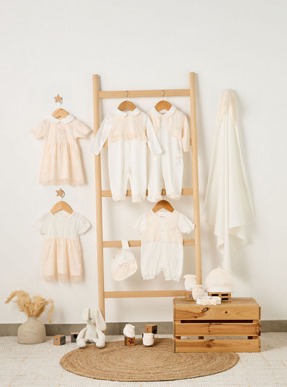Giggles Cotton Collared Long Sleeves Sleepsuit with Snap Button Closure-baby-girls-clothing-nightwear-sleepsuits-image-6
