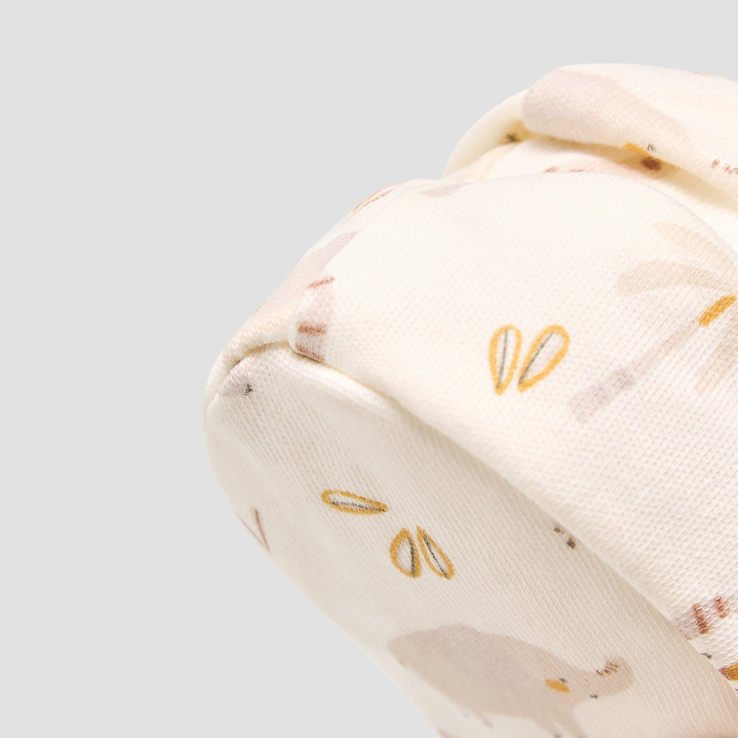 Pack of 2 Juniors Booties with Assorted Design