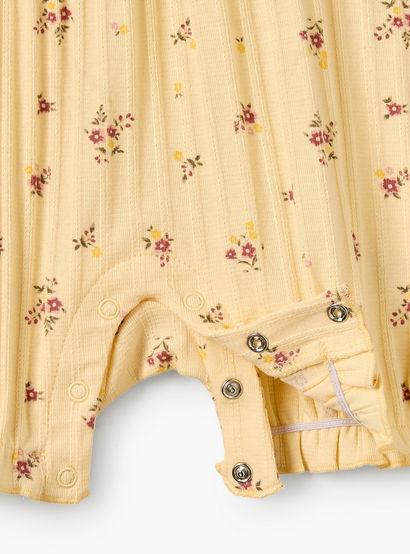 Juniors Crew Neck Short Sleeves T-shirt and Dungaree Set with Floral Print-baby-girls-clothing-setsandcoords-image-5