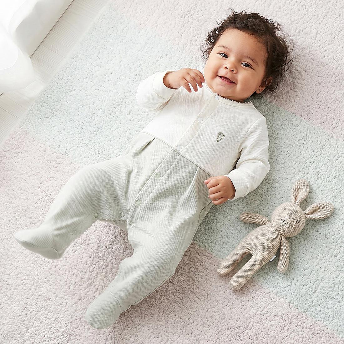 Giggles Cotton Round Neck Long Sleeve Sleepsuit with Snap Button Closure - Green / 9-12 mths