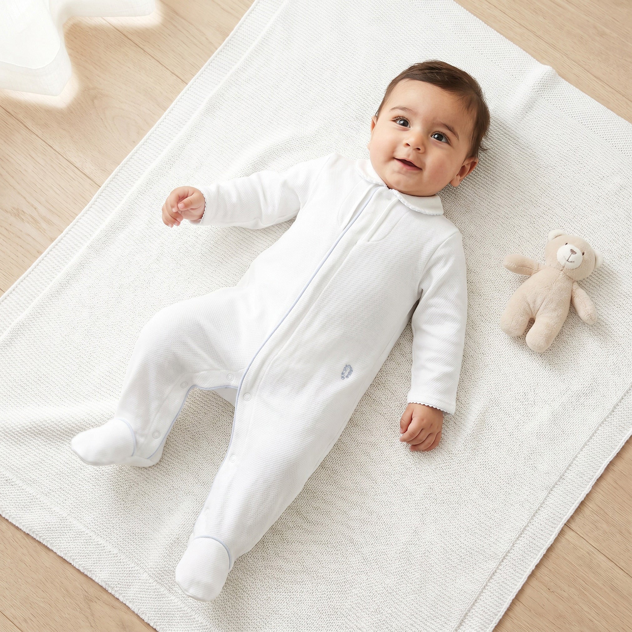 Giggles Cotton Collared Long Sleeves Sleepsuit with Snap Button Closure - White / 9-12 mths