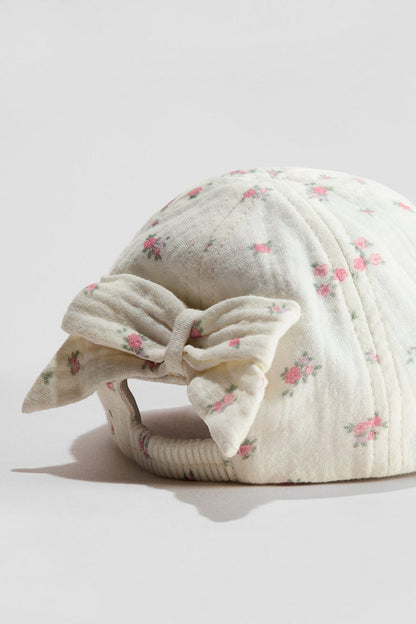 Bow-detail muslin cap Image 1 of 2