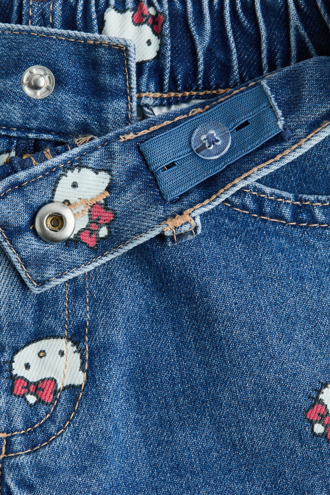 Printed denim shorts