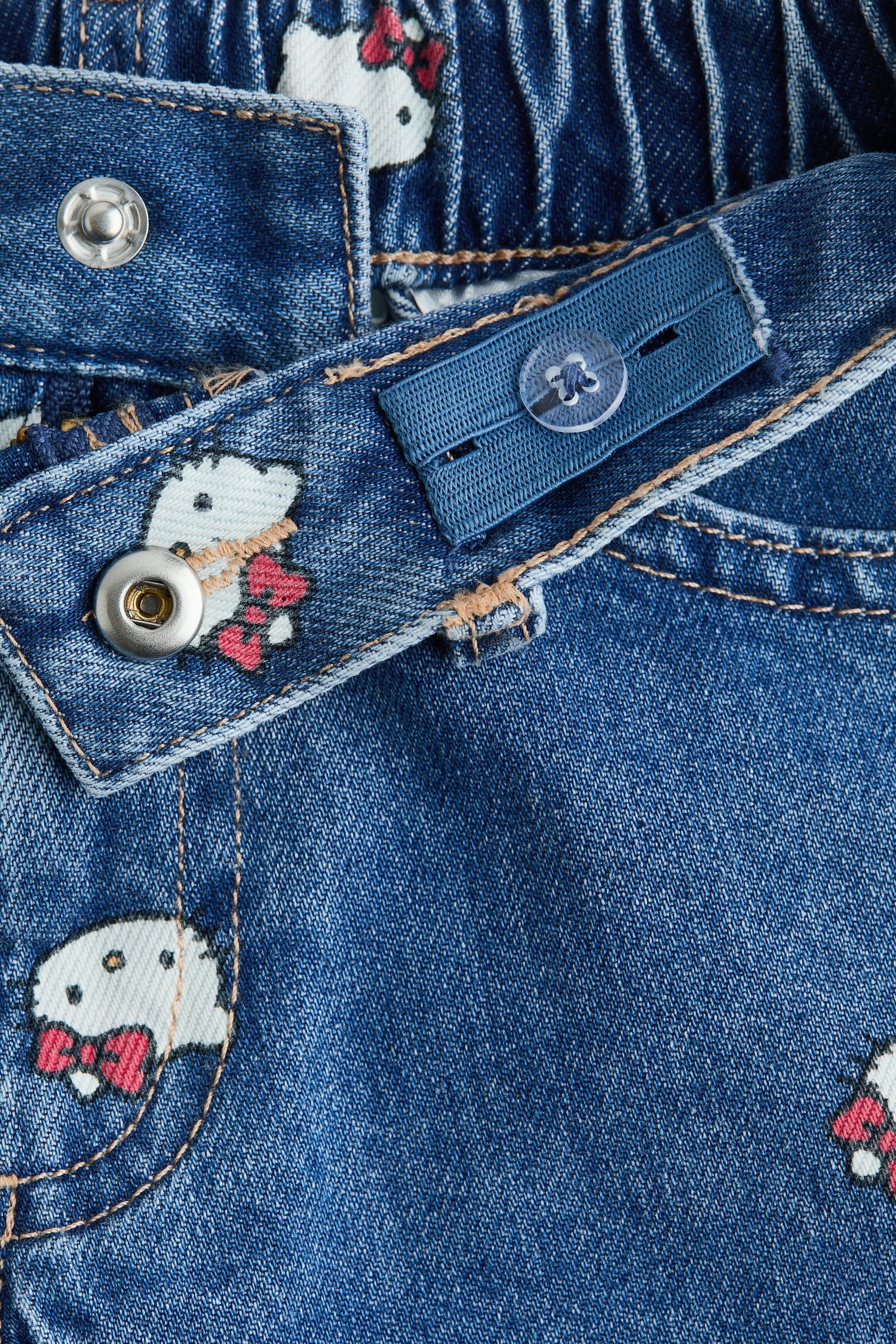 Printed denim shorts
