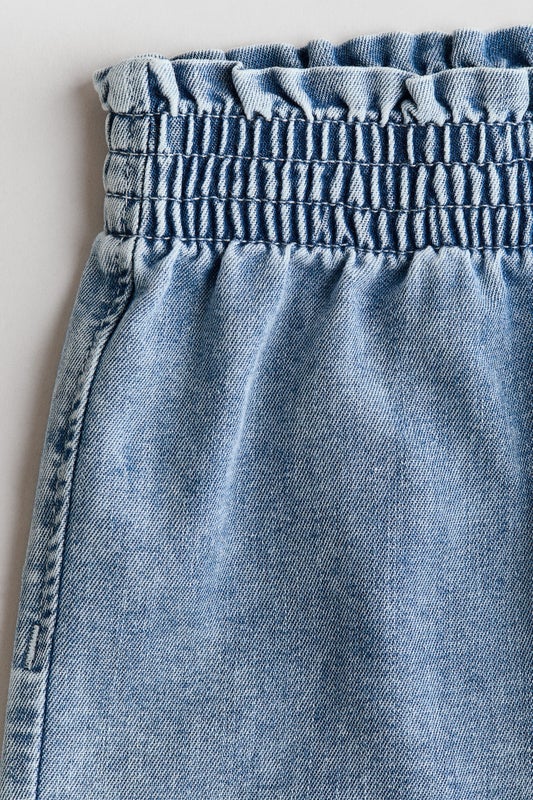 Loose Fit denim shorts