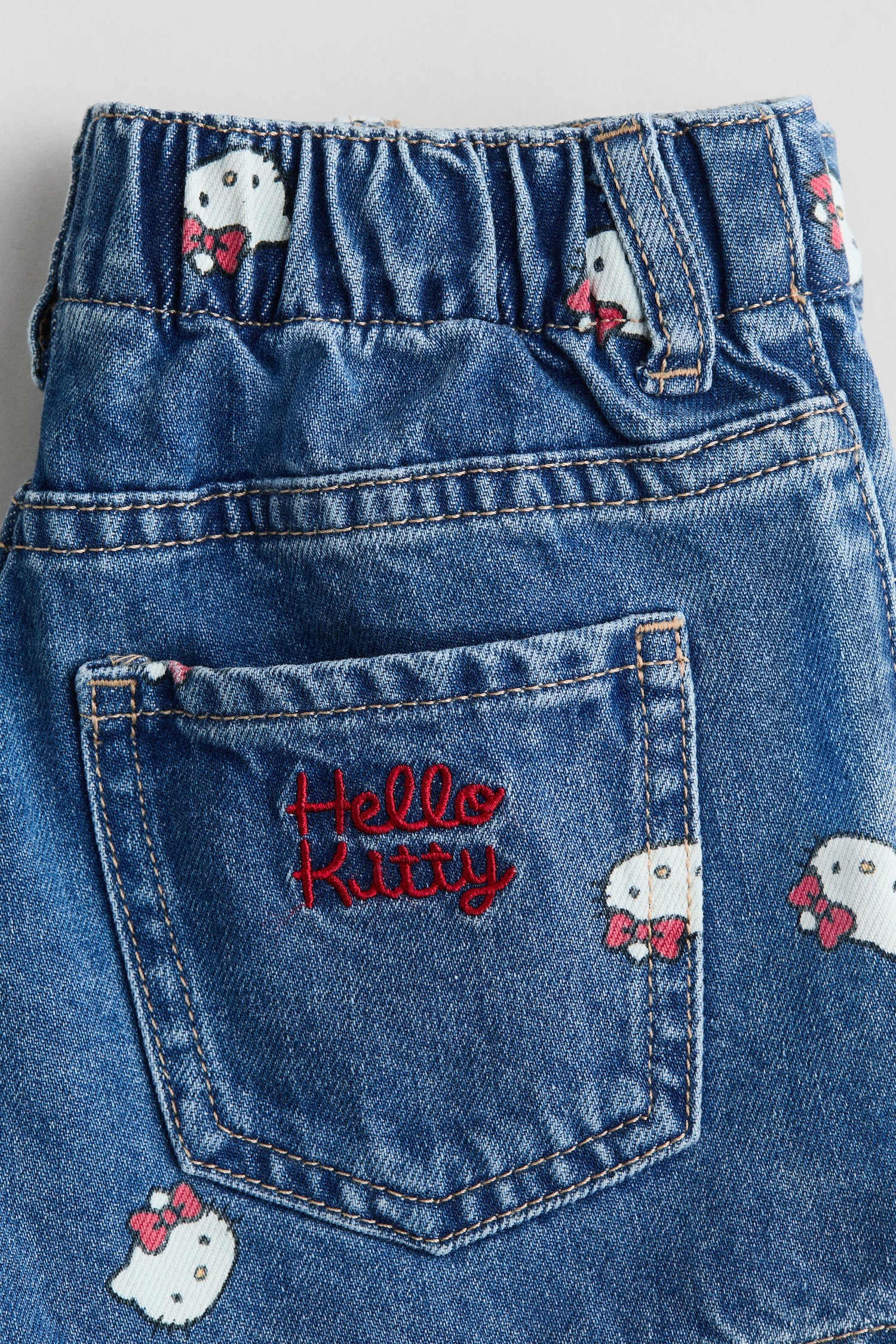 Printed denim shorts