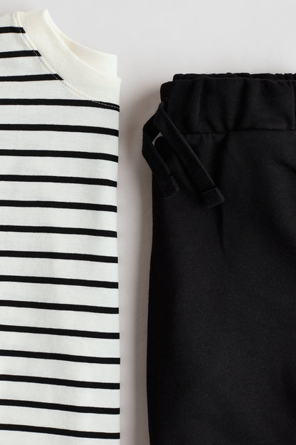 2-piece T-shirt and shorts set