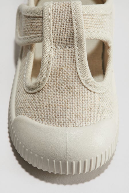 Cotton sandals