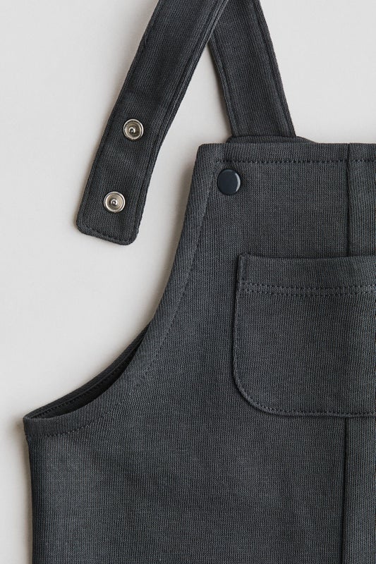 Sweatshirt dungaree shorts