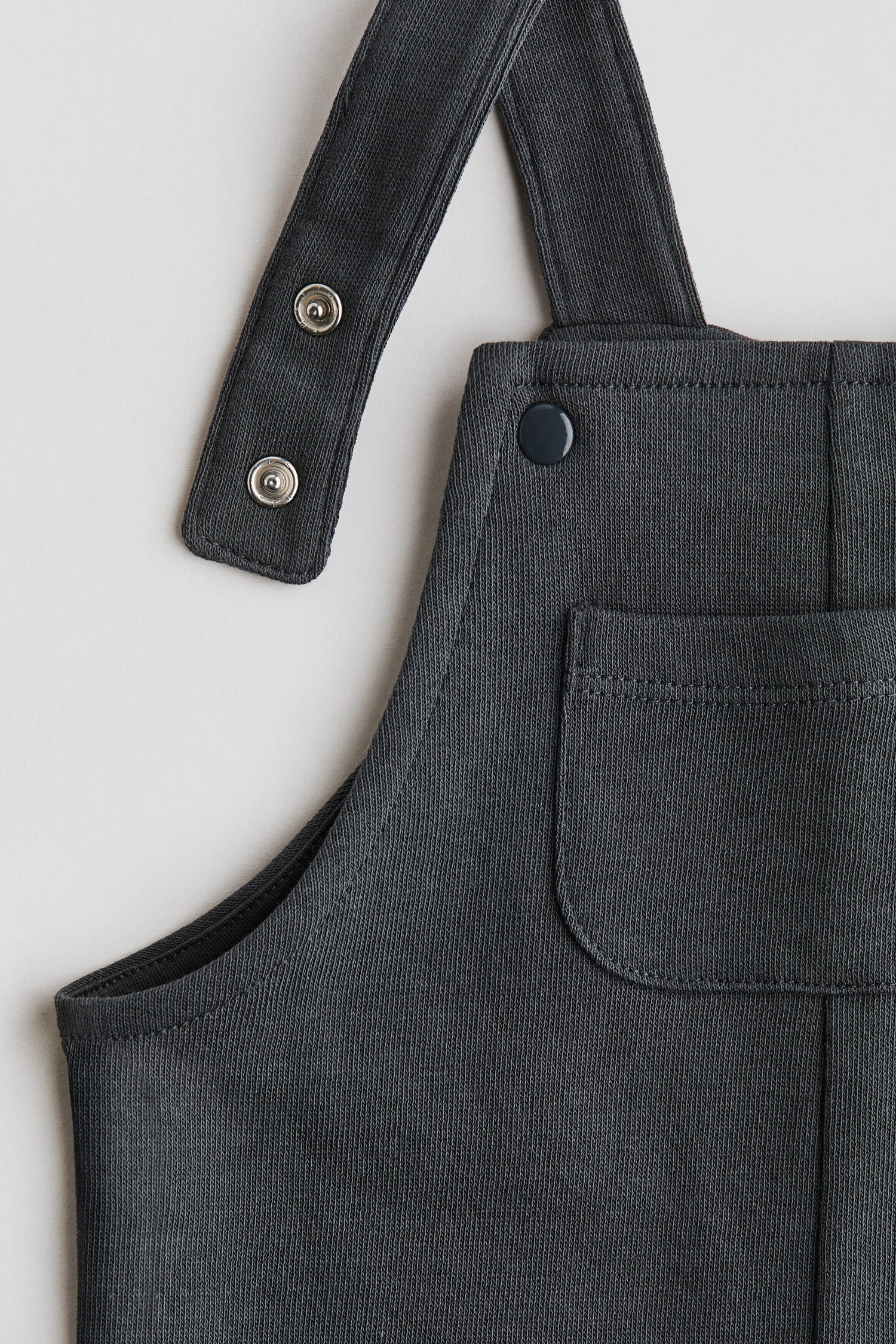 Sweatshirt dungaree shorts