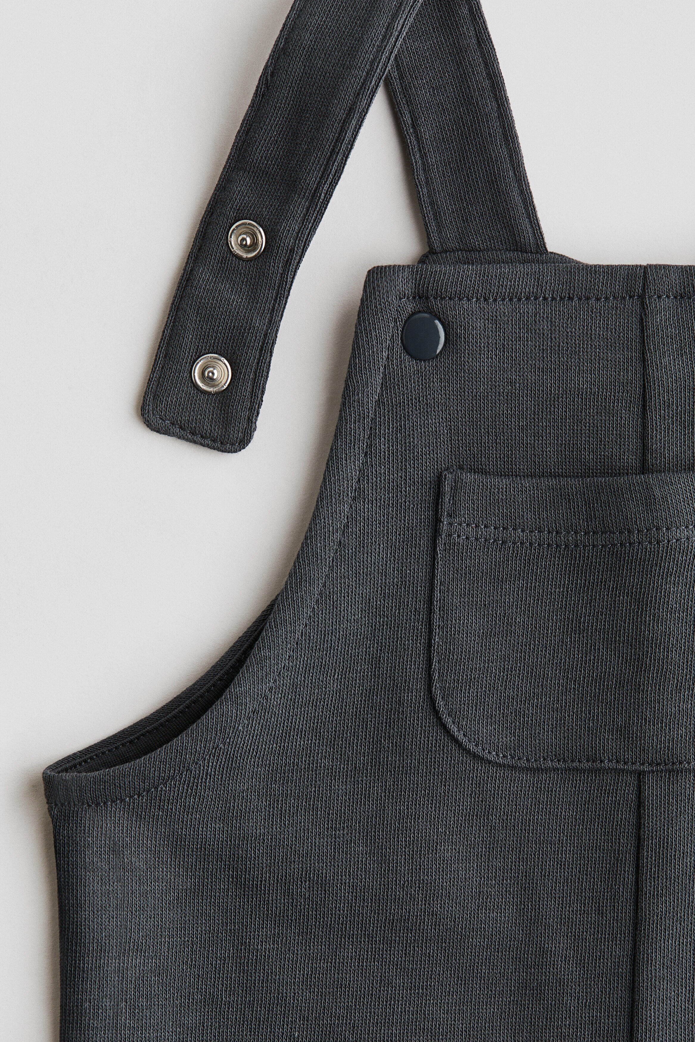 Sweatshirt dungaree shorts