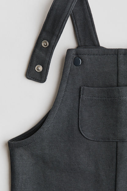 Sweatshirt dungaree shorts