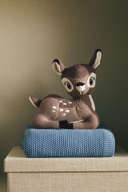 Moss-stitched cotton blanket