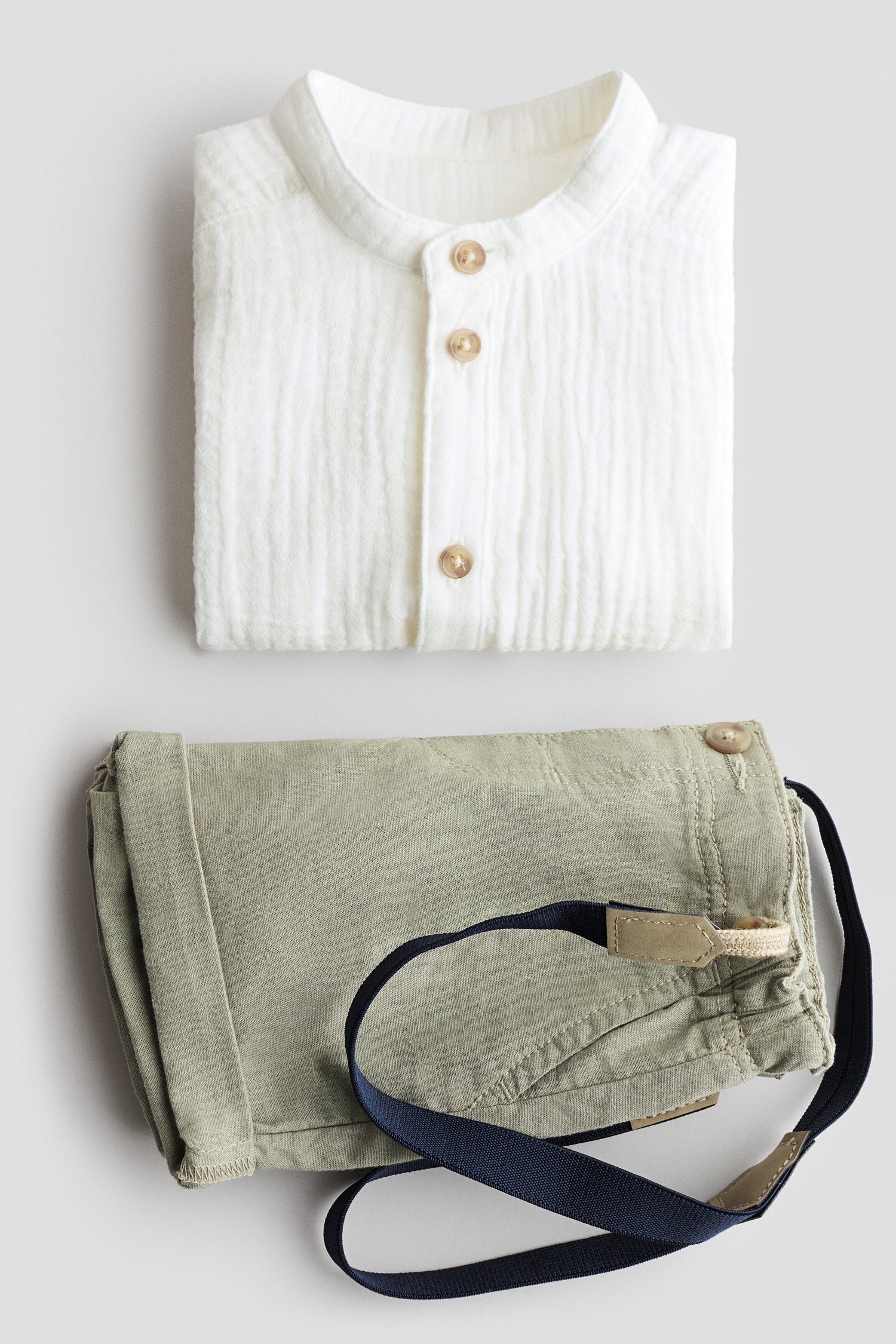 2-piece set with braces - Light Khaki Green White / 4-6 Months