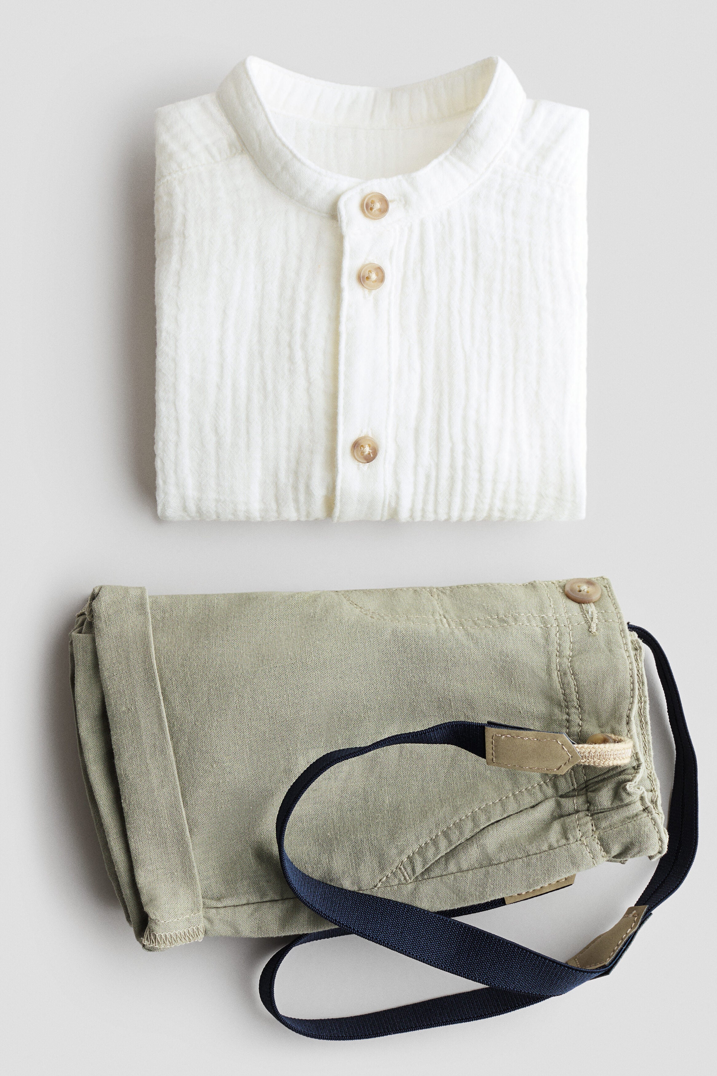 2-piece set with braces - Light Khaki Green White / 4-6 Months