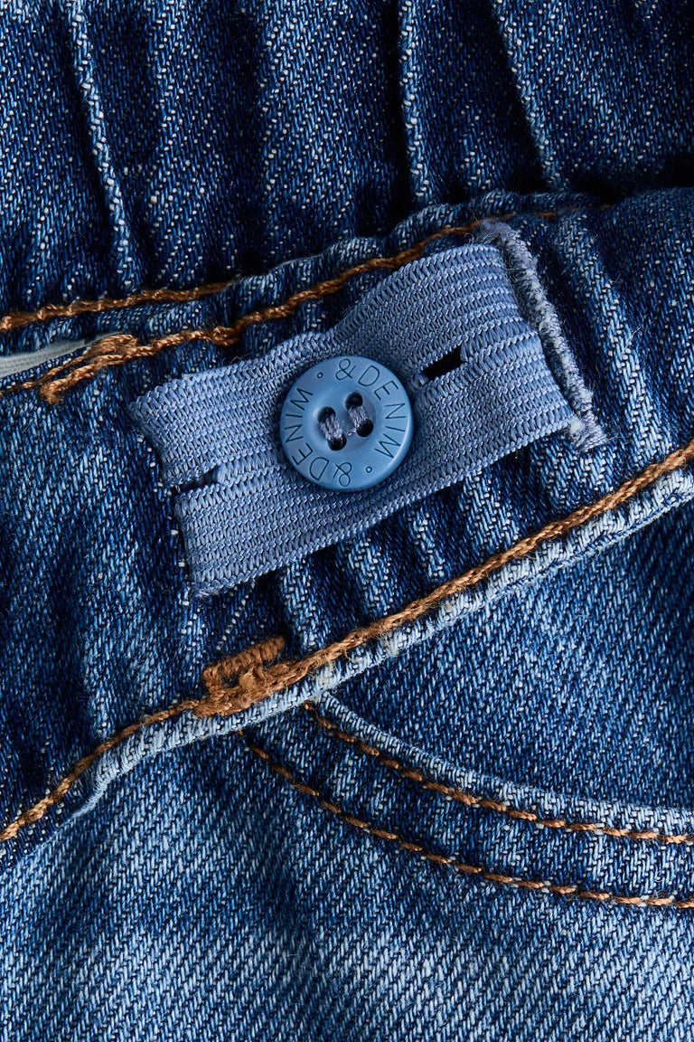 Loose Fit Barrel Jeans Image 3 of 3
