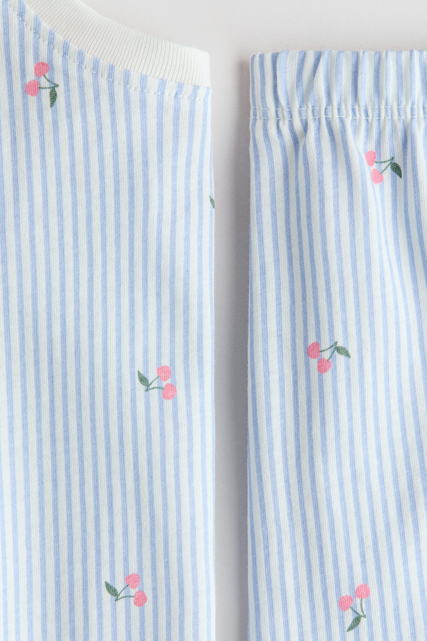 Patterned cotton pyjamas