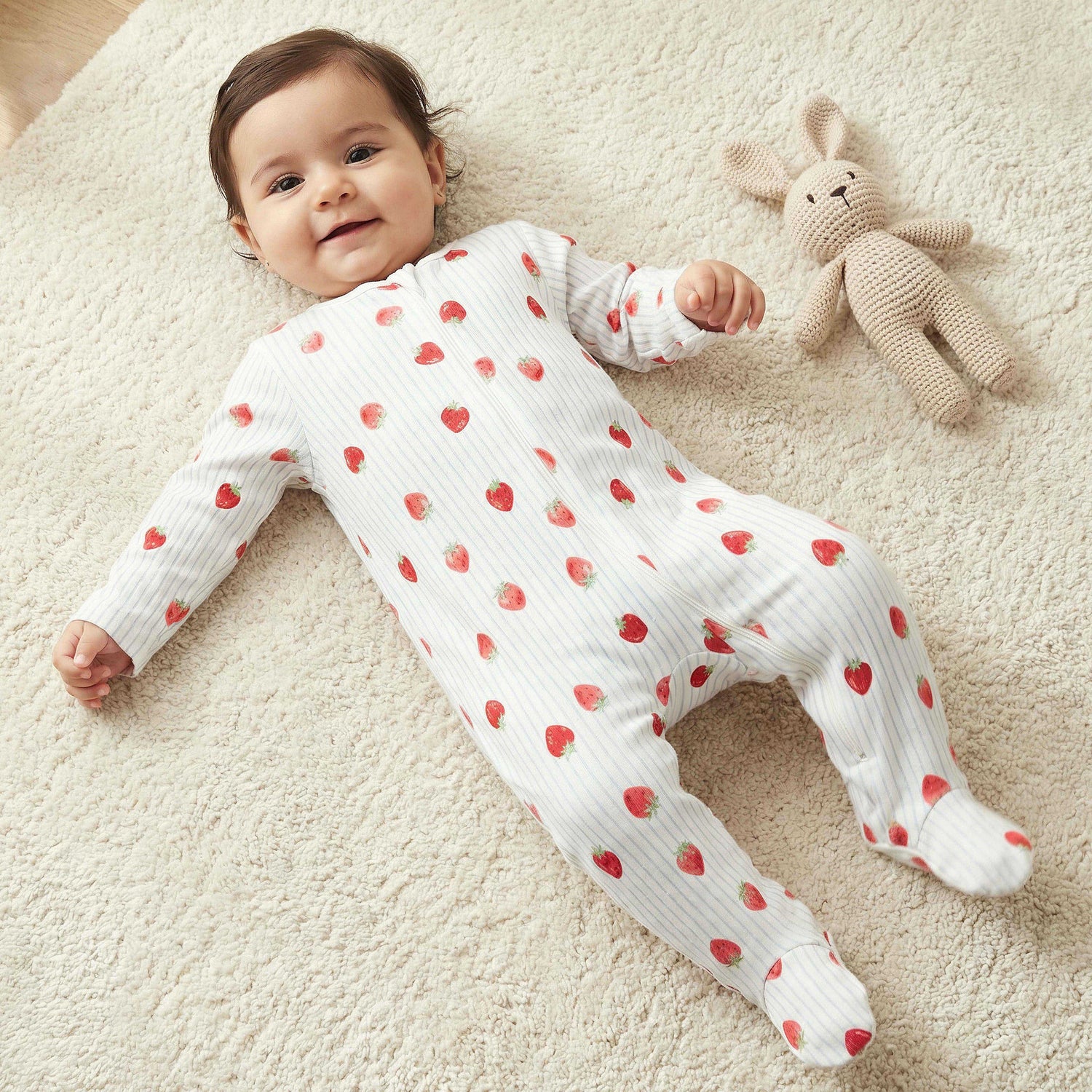 Juniors Cotton Round Neck Long Sleeves Sleepsuit with Strawberry Print - White / 12-18 mths