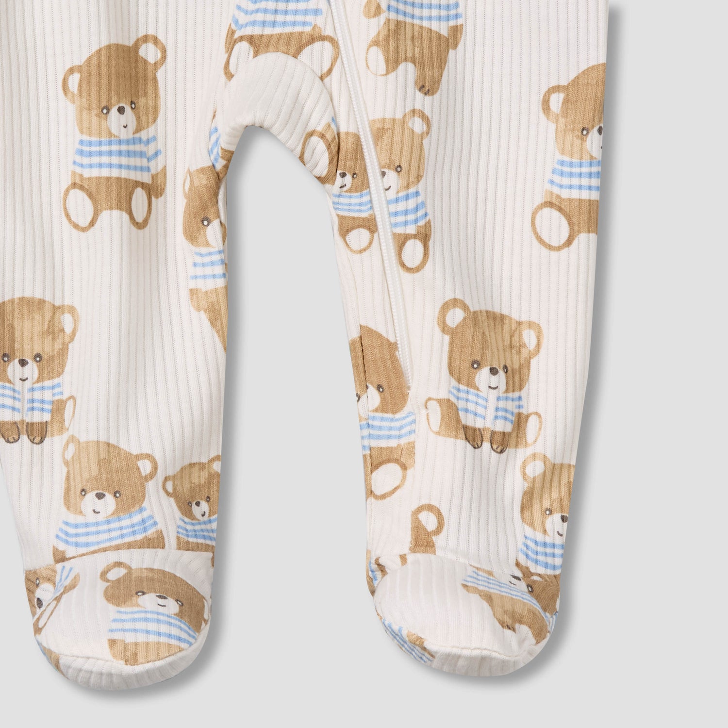Juniors Cotton Round Neck Long Sleeves Sleepsuit with Bear Print
