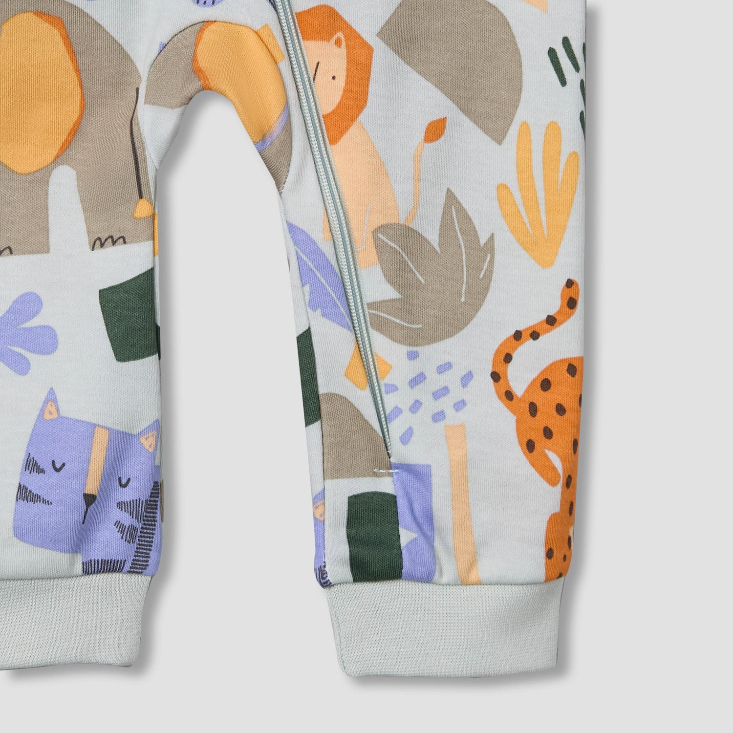 Juniors Cotton Round Neck Long Sleeves Sleepsuit with Safari Print