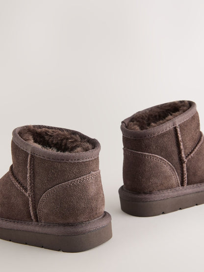 Chocolate Brown Standard Fit (F) Water Repellent Suede Pull On Boots - Size EU 19 (UK 3)