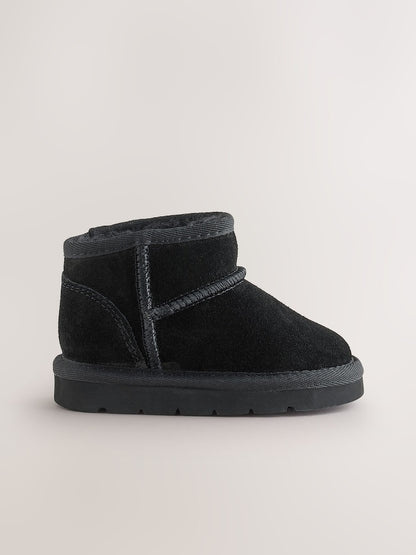 Black Standard Fit (F) Water Repellent Suede Pull On Boots - Size EU 19 (UK 3)