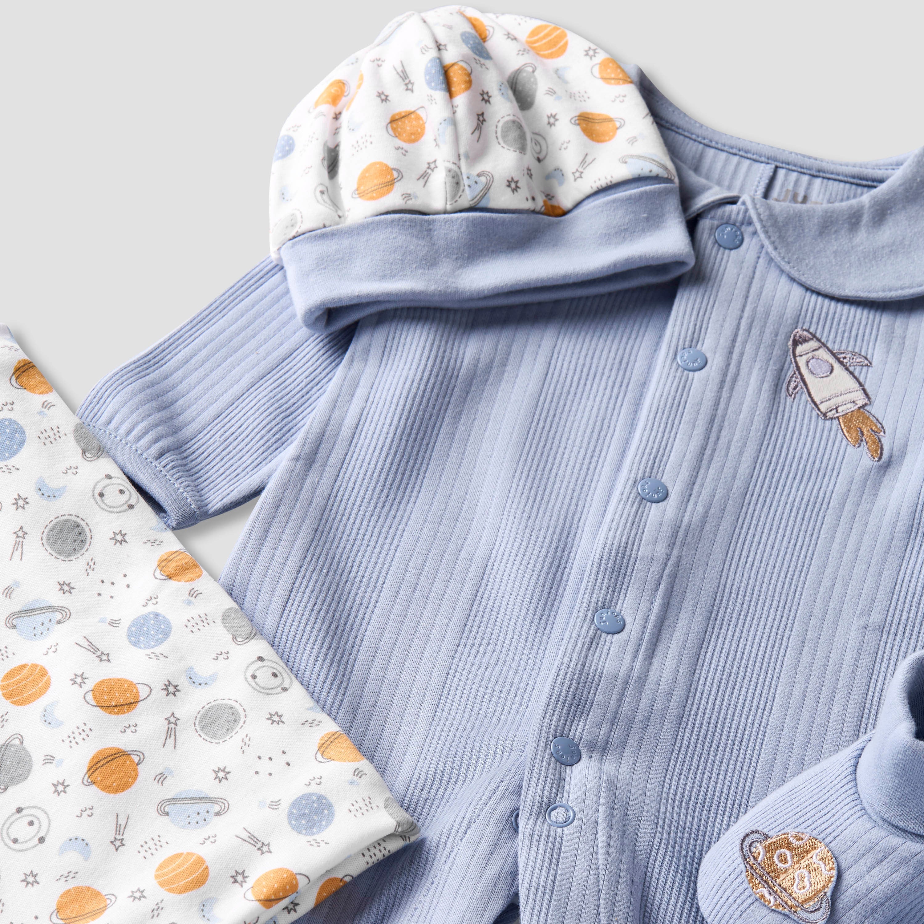 Set of 5 Juniors Clothing Gift Set with Planet Print