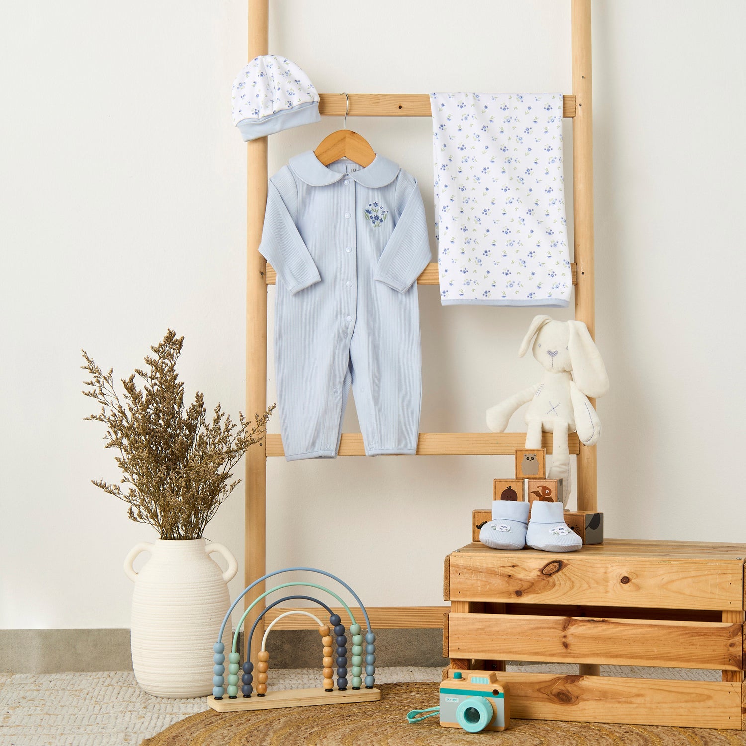 Set of 5 Juniors Clothing Gift Set with Floral Print