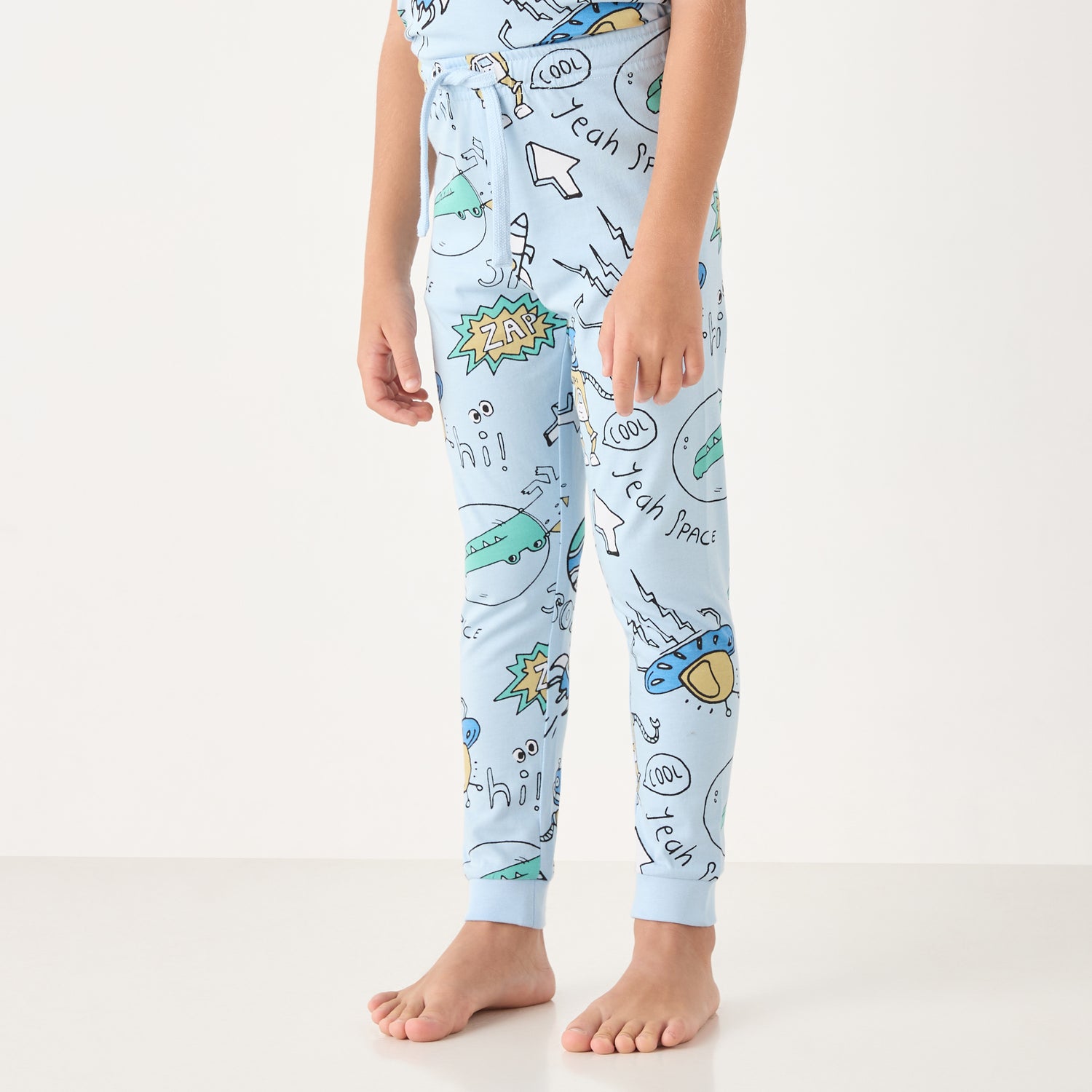 Juniors All-Over Graphic Print Short Sleeves T-shirt and Elasticated Joggers