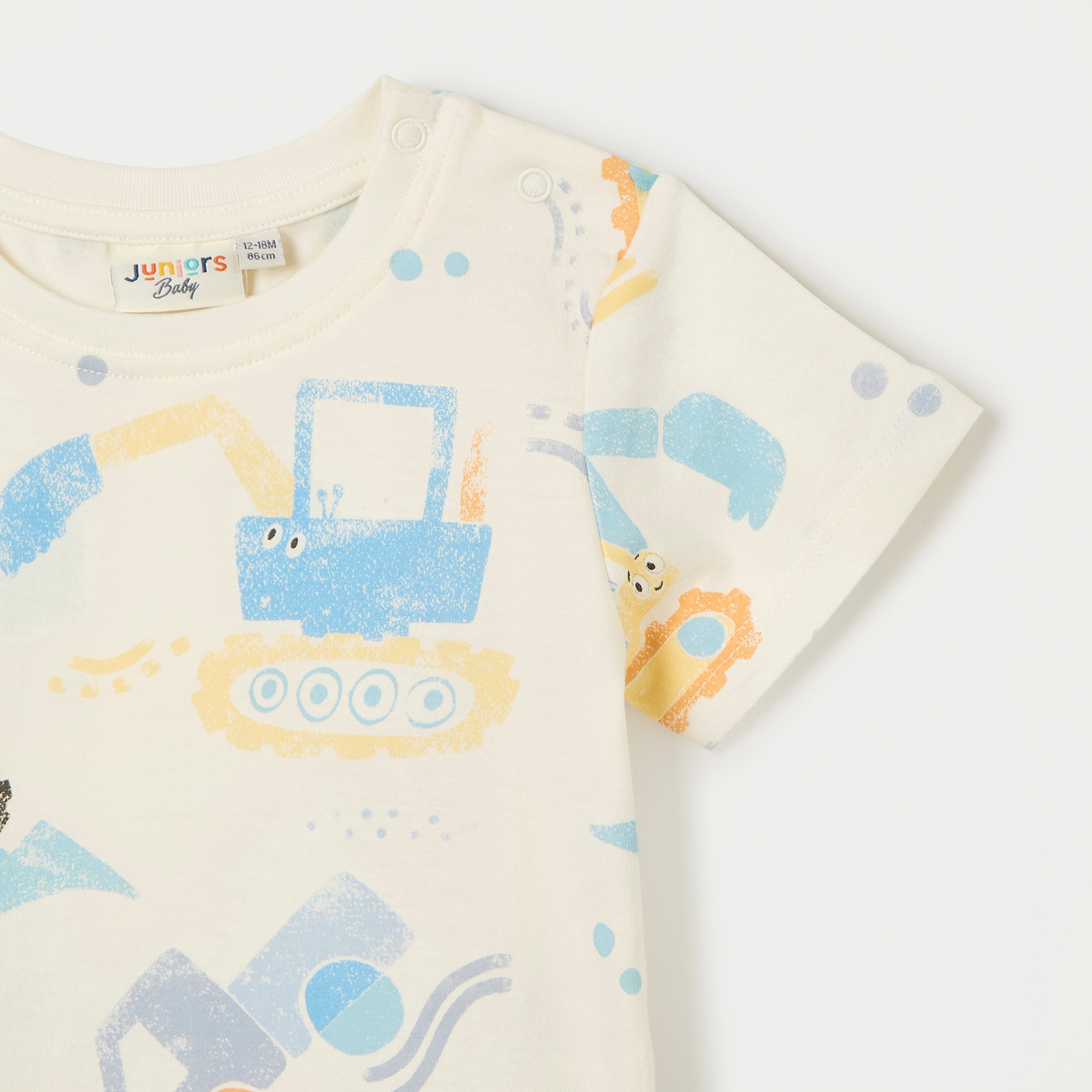 Juniors All-Over Print T-shirt with Crew Neck and Short Sleeves