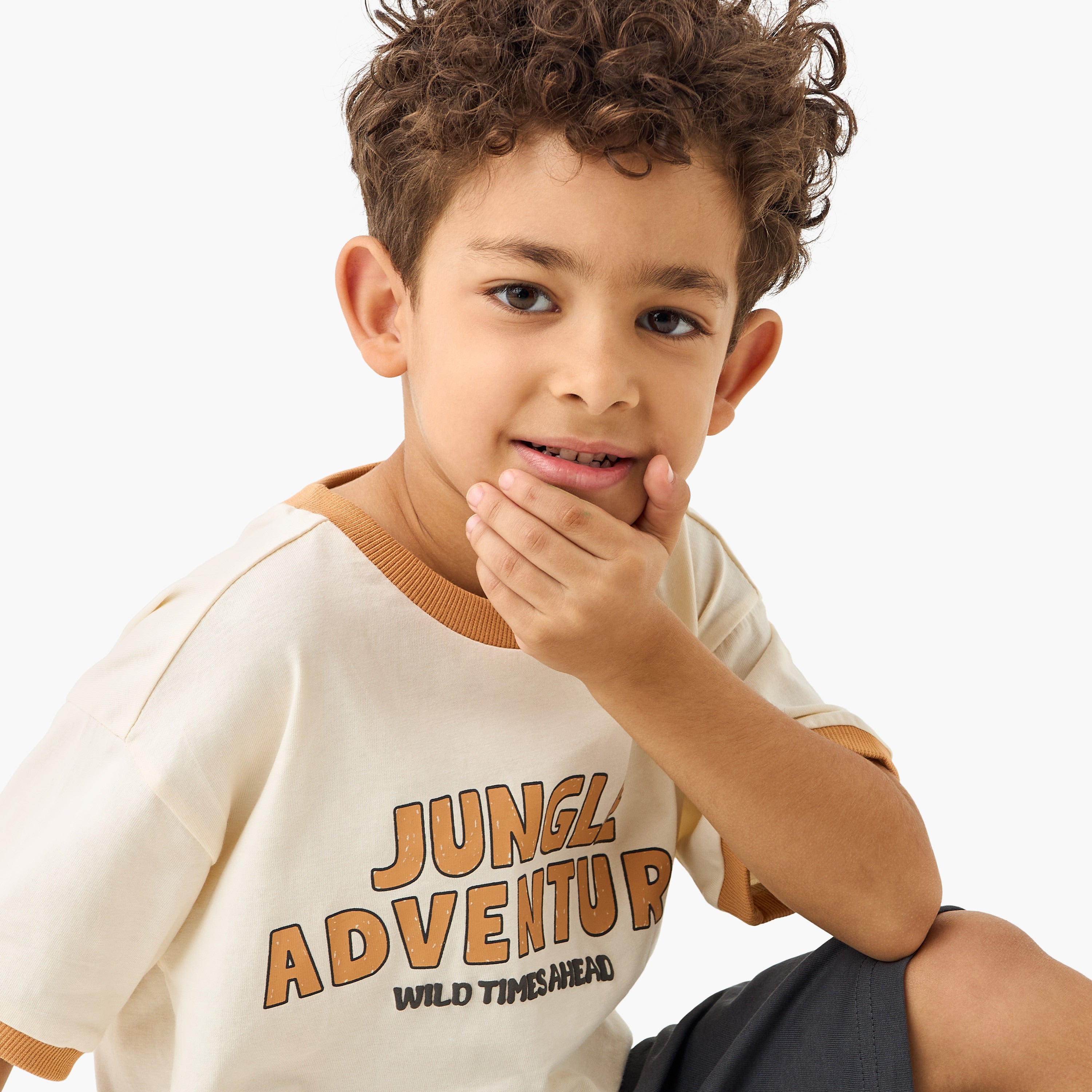 Juniors Graphic Print Crew Neck T-shirt with Short Sleeves