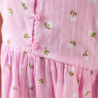 Juniors All-Over Floral Print V-neck Dress with Flutter Sleeves