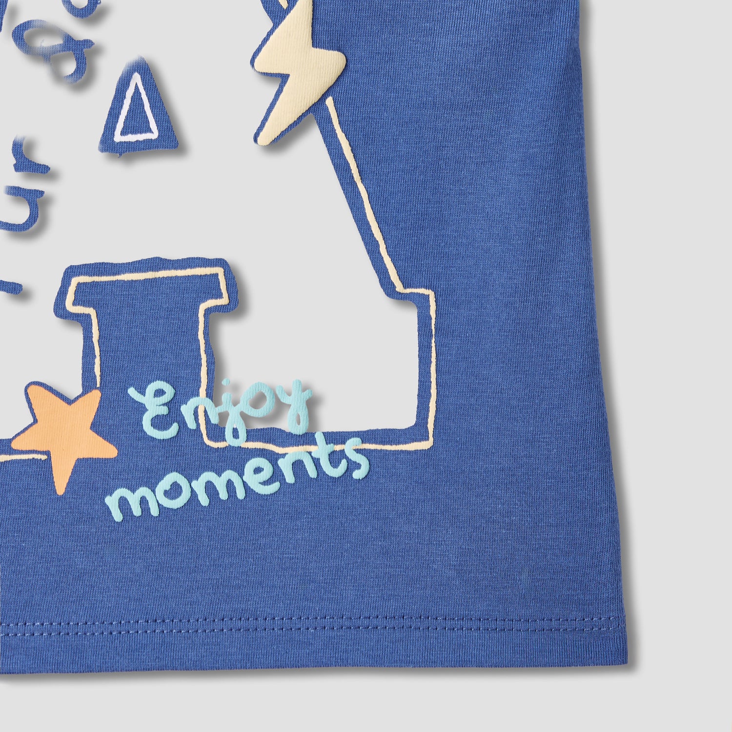Juniors Graphic Print T-shirt with Short Sleeves