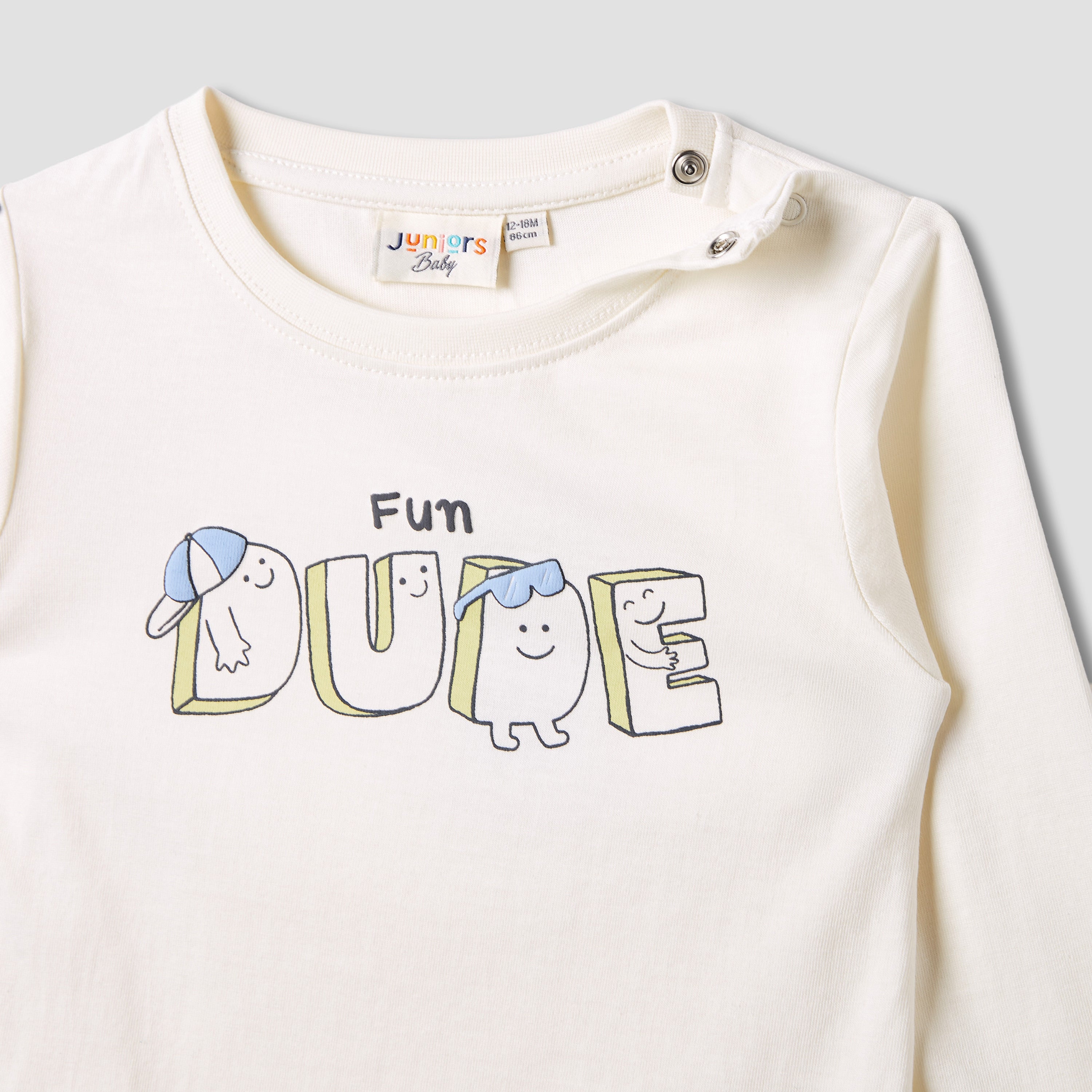 Juniors Graphic Print T-shirt with Long Sleeves