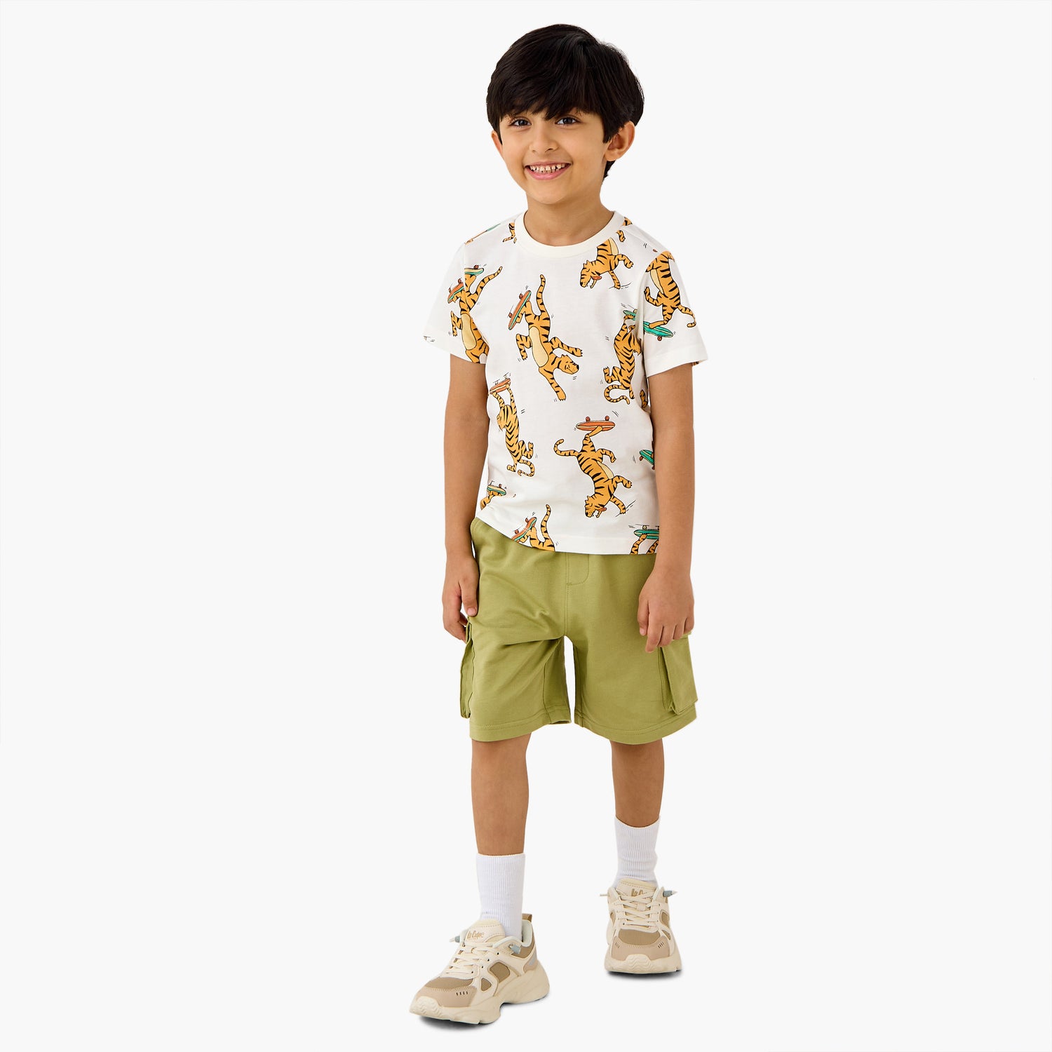 Juniors All-Over Tiger Print T-shirt with Crew Neck
