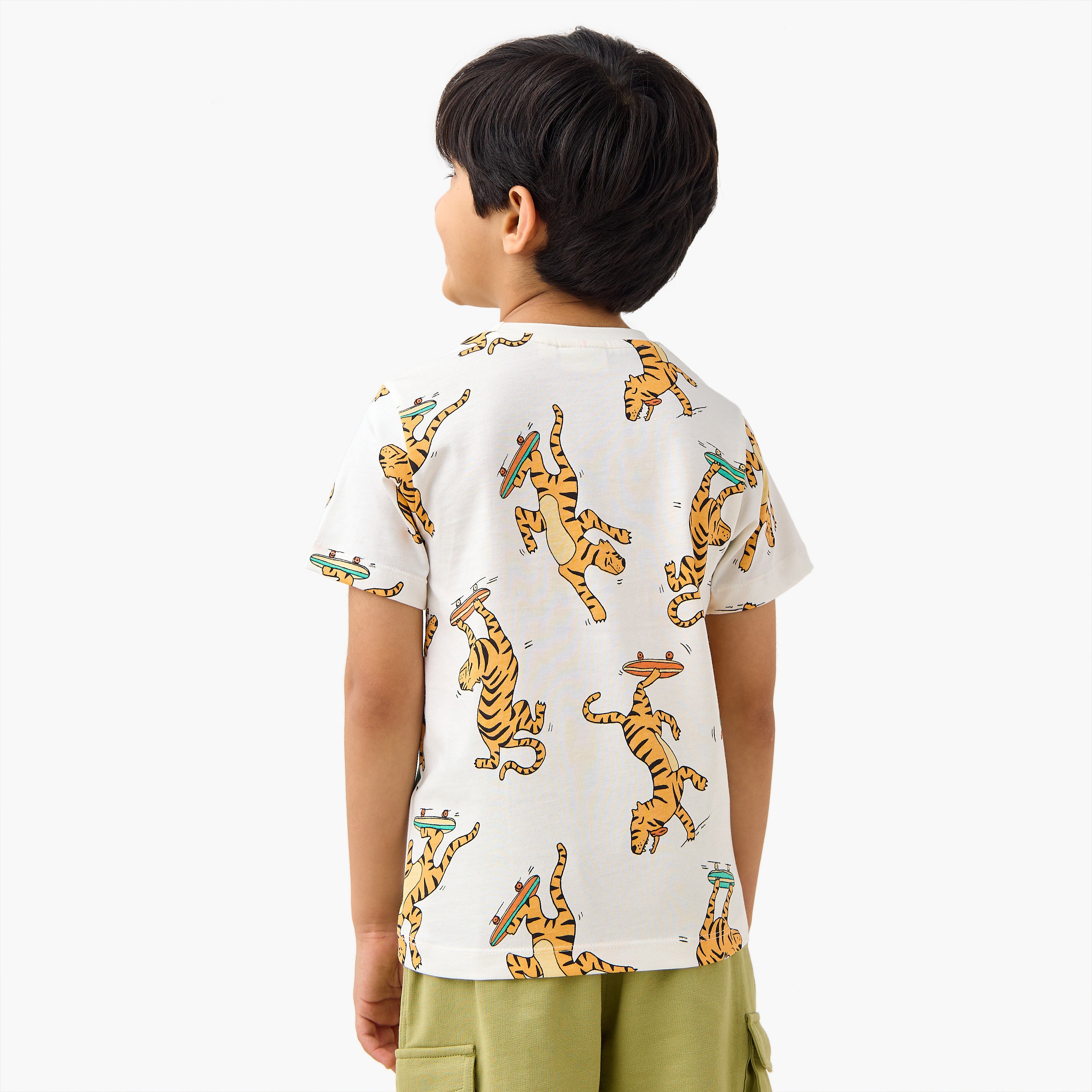 Juniors All-Over Tiger Print T-shirt with Crew Neck